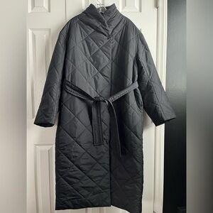 Arket Black Quilted Oversized Belted Puffer Coat Size Medium (25” pit to pit)